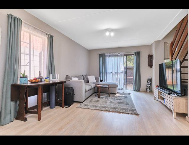 2 BEDROOM DUPLEX FOR SALE IN NORTH RIDING